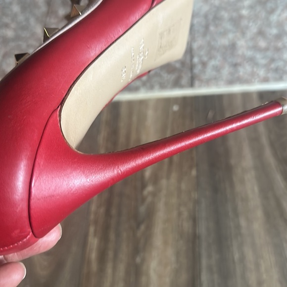 Valentino Garavani Rockstud Two Tone Platform Pumps Peep Toe Size 38 1/2 - Picture 2 of 6